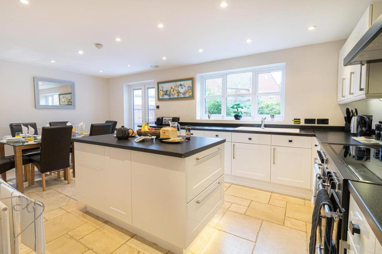 Cranesbill Serviced Accommodation - Bicester Oxfordshire ภายนอก รูปภาพ