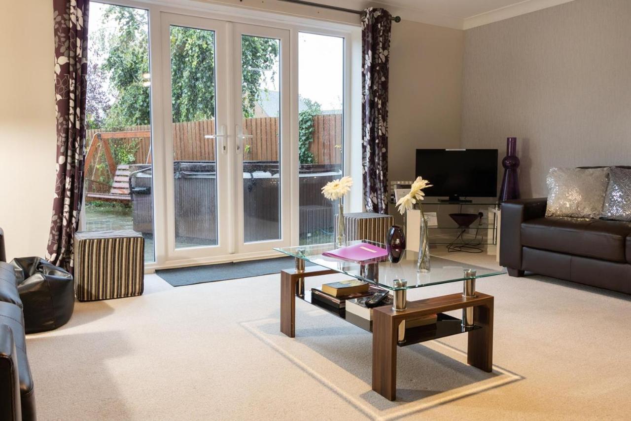 Cranesbill Serviced Accommodation - Bicester Oxfordshire ภายนอก รูปภาพ
